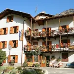 Pavou Aparthotel 2*