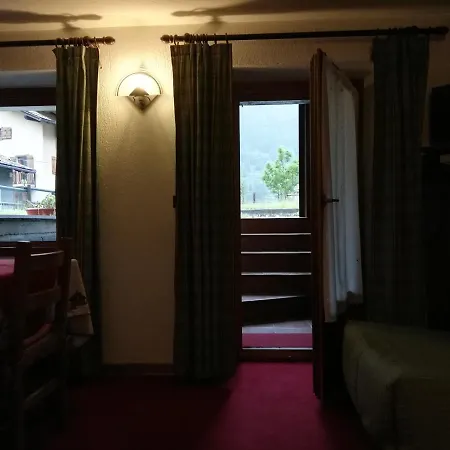 Pavou Aparthotel 2*