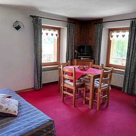 Pavou Apartahotel 2*
