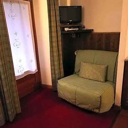 Pavou Apartahotel 2*