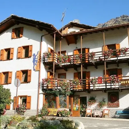 Pavou Apartahotel 2*