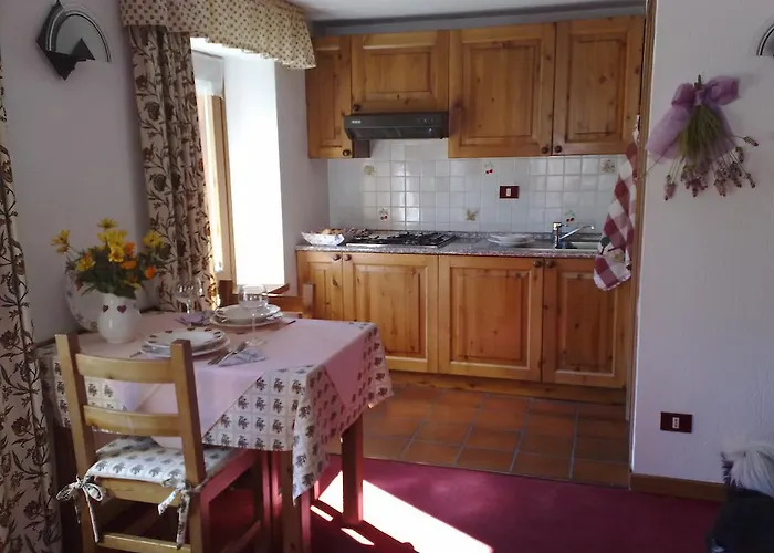 アパートホテル Pavou